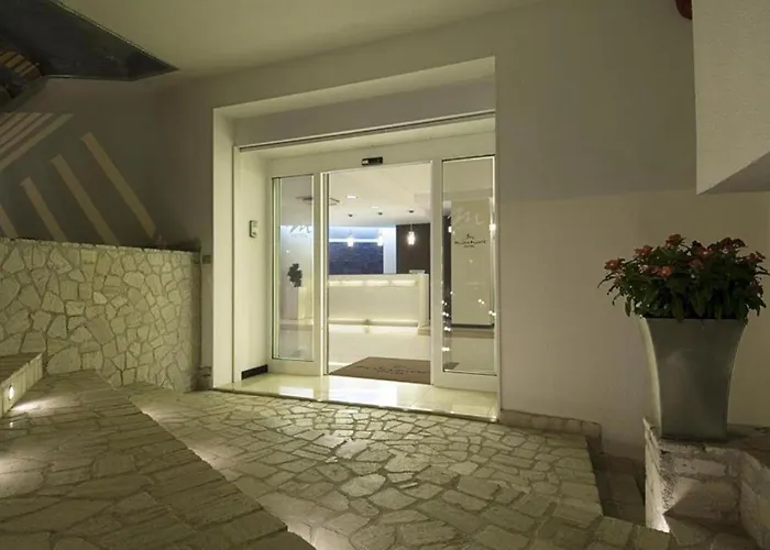 Miramare Ξενοδοχείο 3*